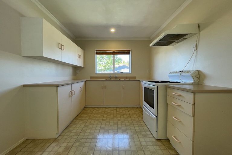 Photo of property in 5 Newton Place, Westbrook, Palmerston North, 4412