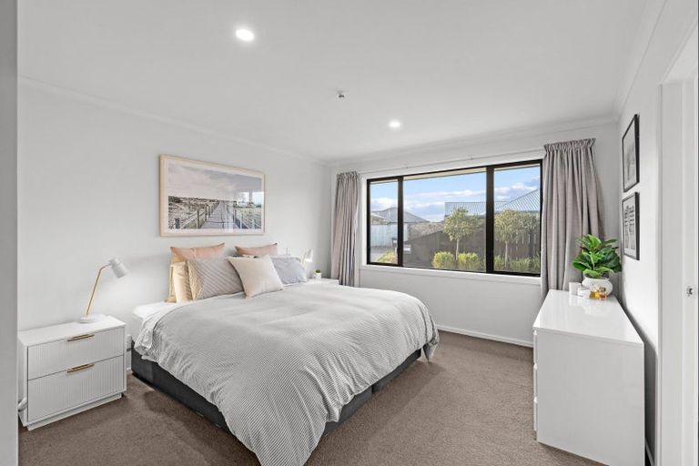 Photo of property in 31 Chestnut Close, Kelvin Grove, Palmerston North, 4414