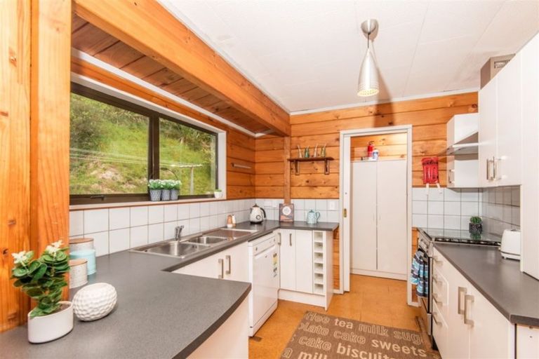 Photo of property in 51 Nalanda Crescent, Broadmeadows, Wellington, 6035