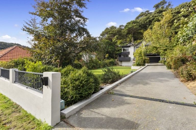 Photo of property in 3 Walter Road, Lowry Bay, Lower Hutt, 5013