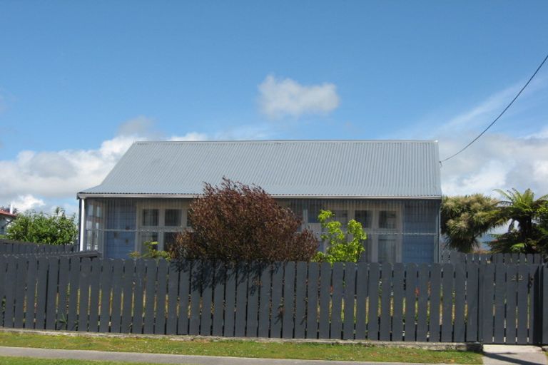 Photo of property in 22 Gladstone Street, Westport, 7825