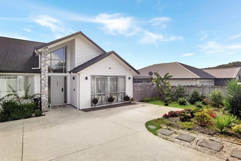 Photo of property in 10 Gilbransen Road, Kumeu, 0810