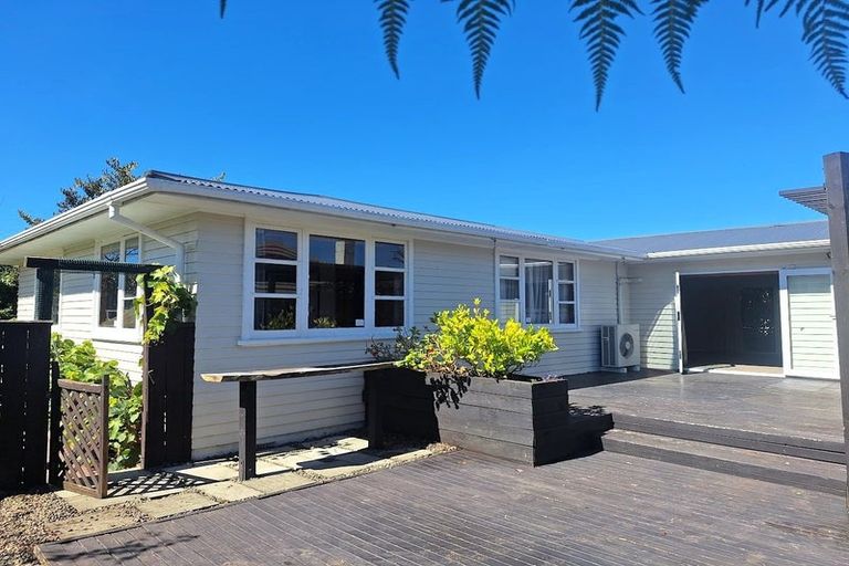 Photo of property in 18 Craig Grove, Elderslea, Upper Hutt, 5018