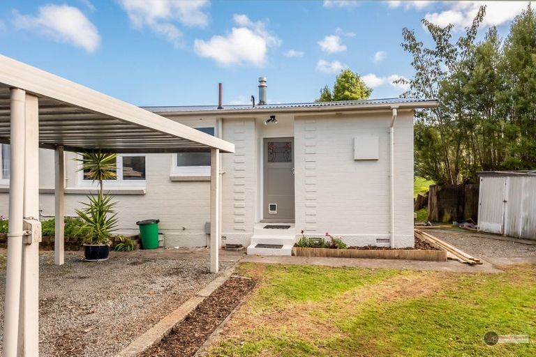 Photo of property in 2/121 Clouston Park Road, Clouston Park, Upper Hutt, 5018