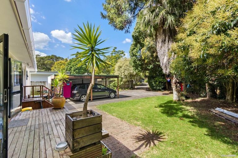 Photo of property in 52a Woodside Road, Massey, Auckland, 0614