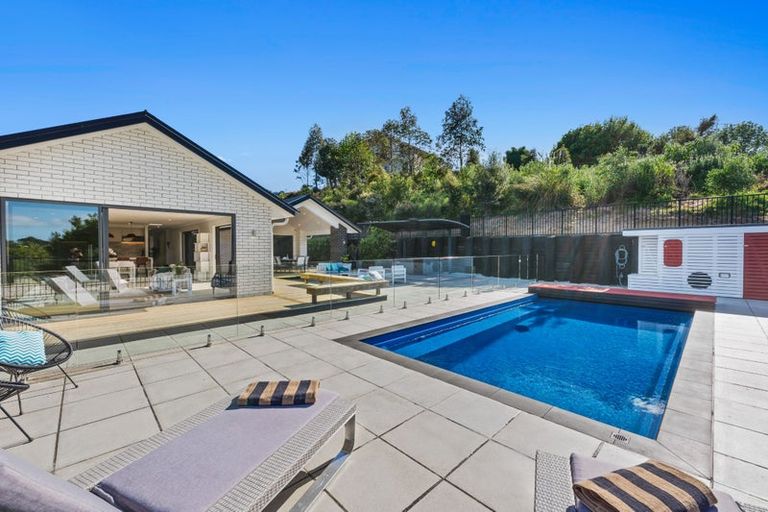 Photo of property in 99 Stoneridge Terrace, Whitford, Manurewa, 2576