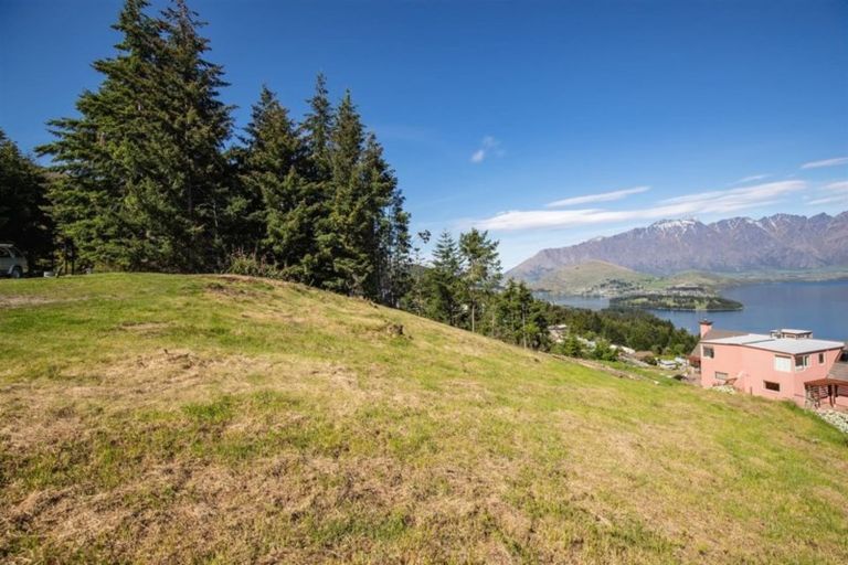 Photo of property in 57 Greenstone Place, Fernhill, Queenstown, 9300