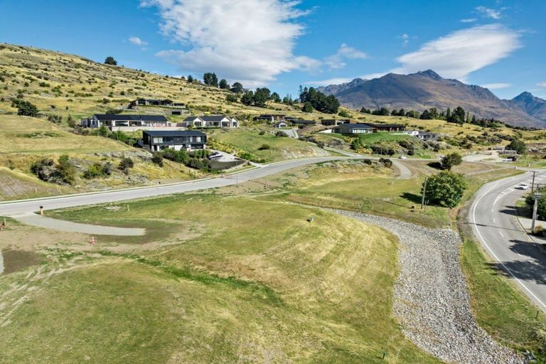 Photo of property in 3 Spring Hill Road, Kelvin Heights, Queenstown, 9300