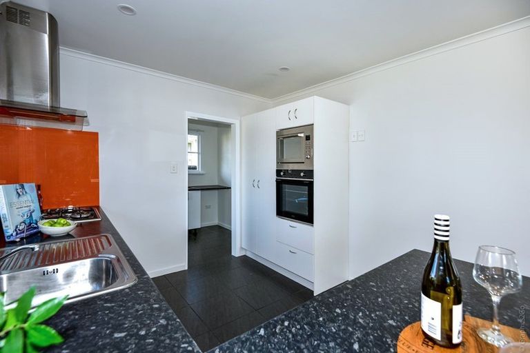 Photo of property in 30 Emlyn Place, Avondale, Christchurch, 8061