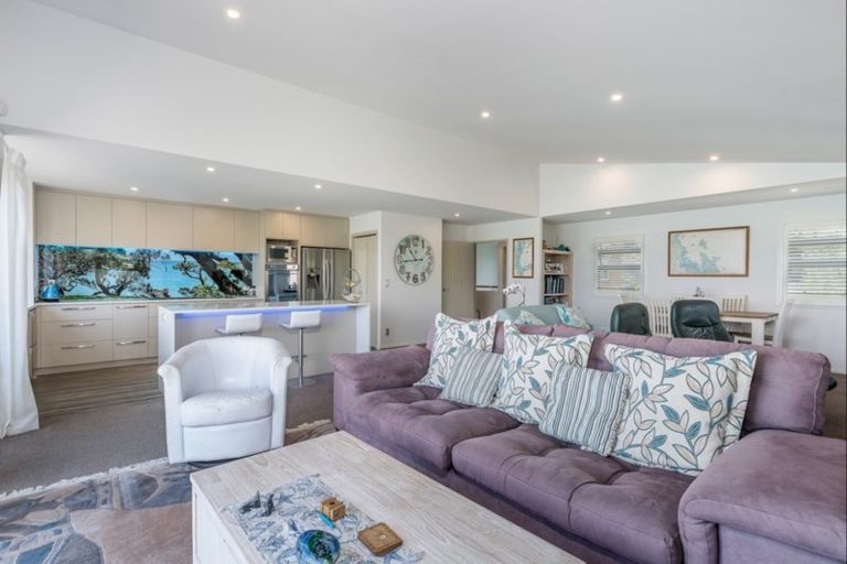 Photo of property in 41 Duncansby Road, Stanmore Bay, Whangaparaoa, 0932
