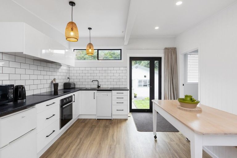 Photo of property in 24 Chaucer Road, Hospital Hill, Napier, 4110