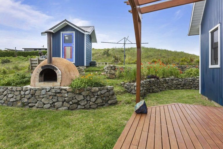 Photo of property in 3 Nikau Park, Raglan, 3225