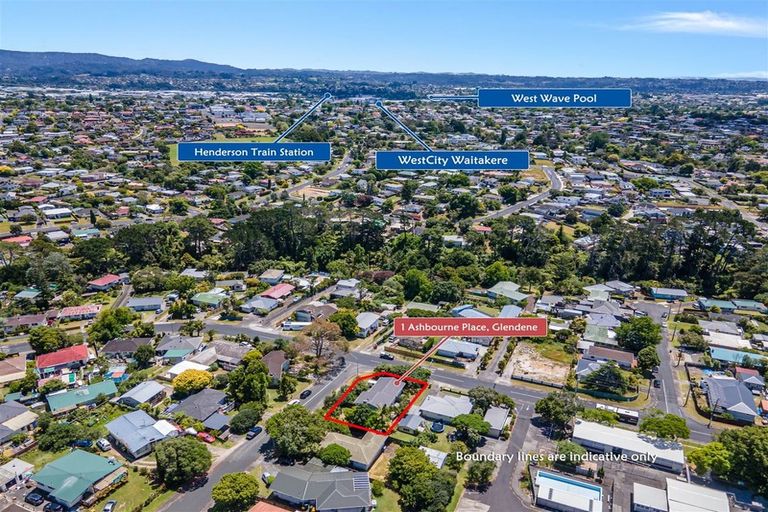 Photo of property in 1 Ashbourne Place, Glendene, Auckland, 0602