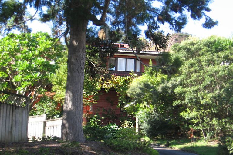 Photo of property in 92 Daffodil Street, Titirangi, Auckland, 0604