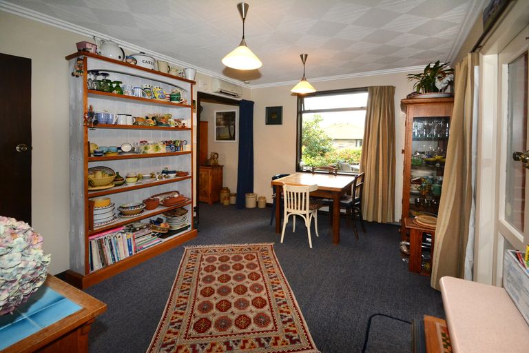 Photo of property in 84 Hocken Street, Kenmure, Dunedin, 9011