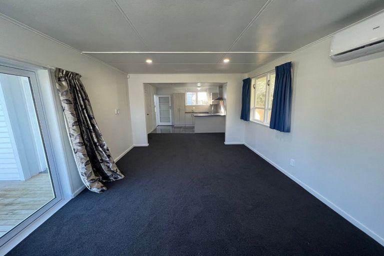 Photo of property in 381a Roscommon Road, Clendon Park, Auckland, 2103