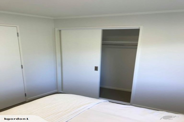 Photo of property in 29a Woodglen Road, Glen Eden, Auckland, 0602