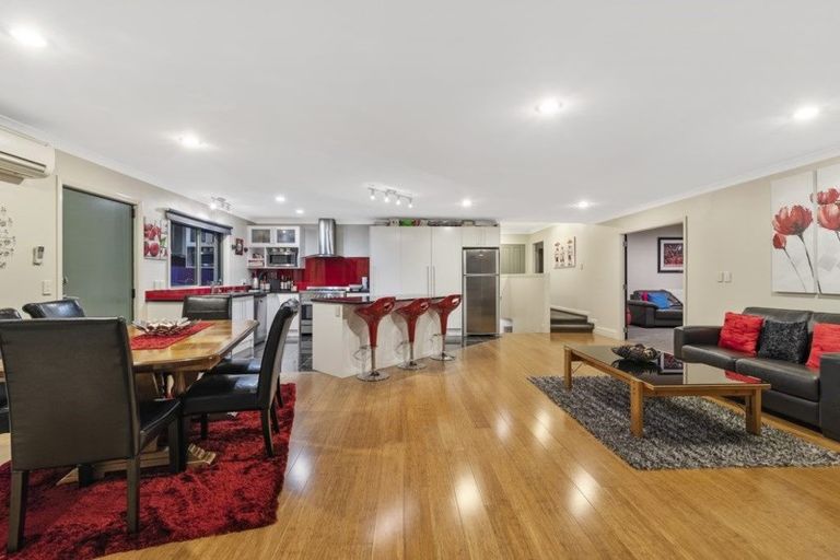 Photo of property in 322b Glenfield Road, Glenfield, Auckland, 0629