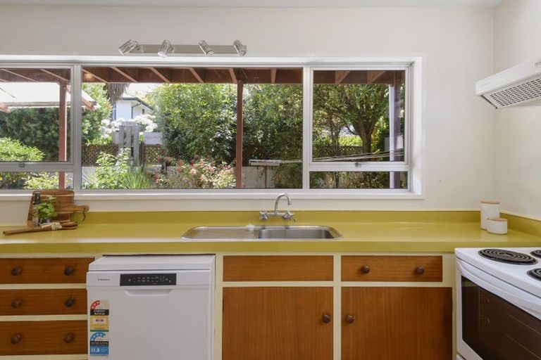 Photo of property in 18 Bayview Place, Cass Bay, Lyttelton, 8082