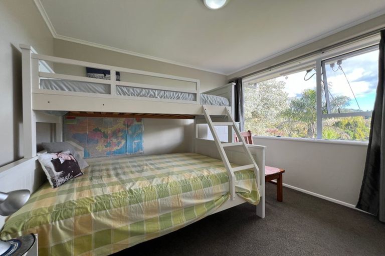 Photo of property in 49 Woodfern Crescent, Titirangi, Auckland, 0604