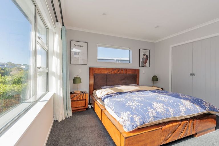 Photo of property in 202 Westchester Drive, Churton Park, Wellington, 6037