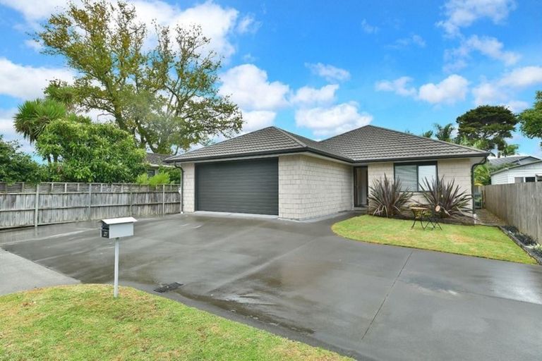 Photo of property in 27 The Circle, Manly, Whangaparaoa, 0930