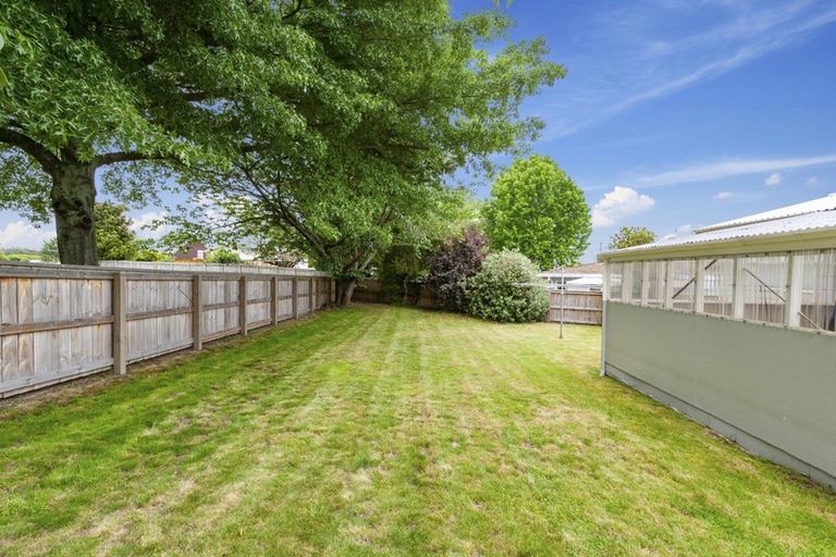 Photo of property in 2 Avon Close, Richmond Heights, Taupo, 3330