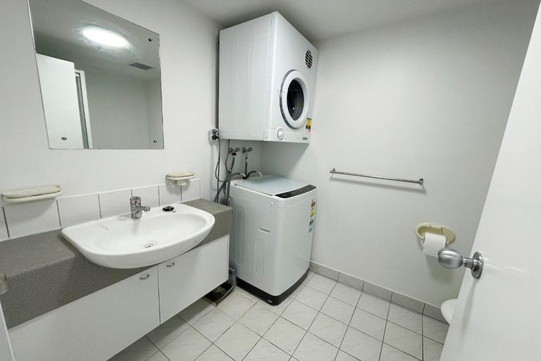 Photo of property in Cintra Apartments, 5e/3 Whitaker Place, Grafton, Auckland, 1010