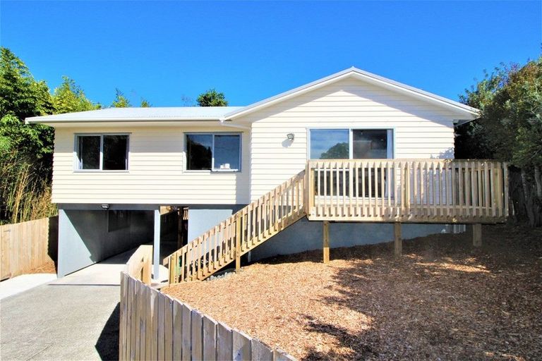 Photo of property in 2/344 Swanson Road, Ranui, Auckland, 0612