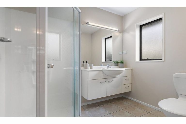 Photo of property in 17 Sutton Place, Dallington, Christchurch, 8061