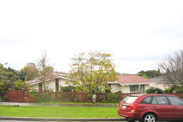 Photo of property in 1/26 Selwyn Road, Cockle Bay, Auckland, 2014