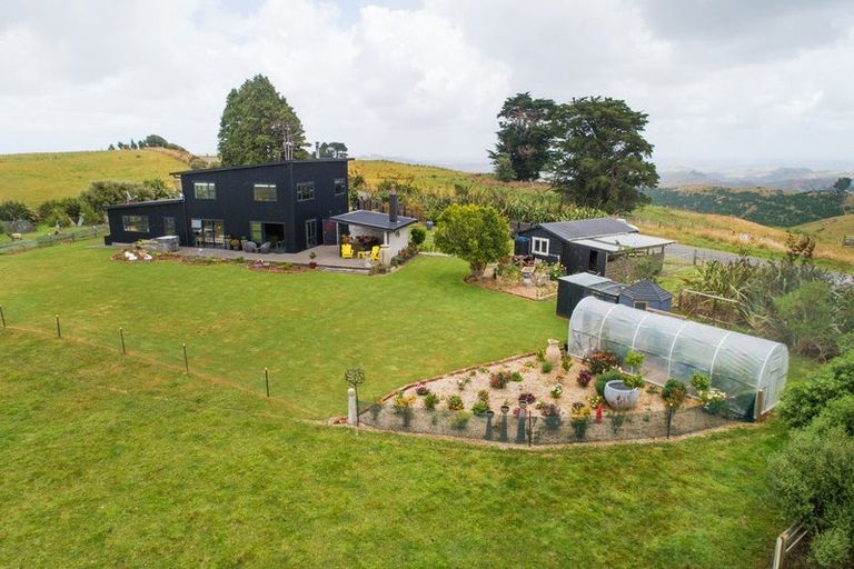 Photo of property in 407 Mount Curl Road, Hunterville, 4784