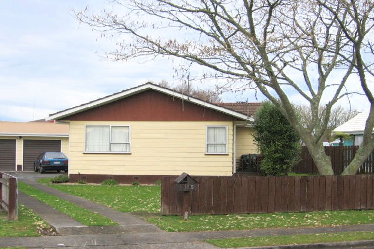 Photo of property in 15 Kentucky Crescent, Nawton, Hamilton, 3200