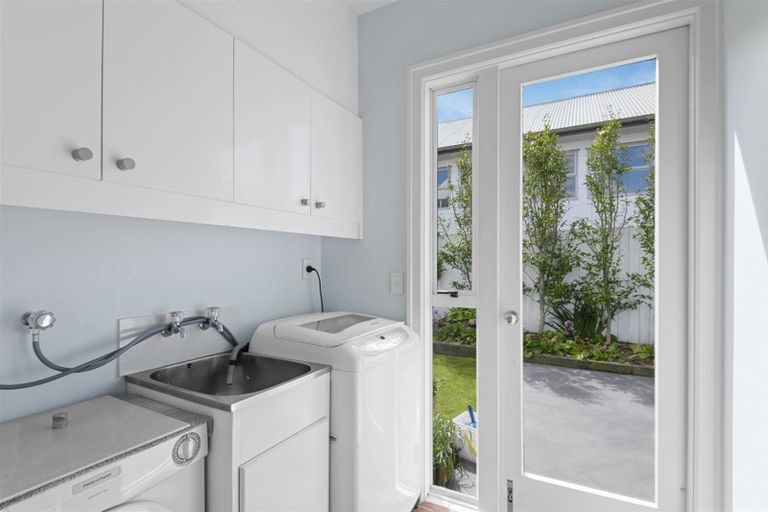 Photo of property in 2/148 Memorial Avenue, Burnside, Christchurch, 8053