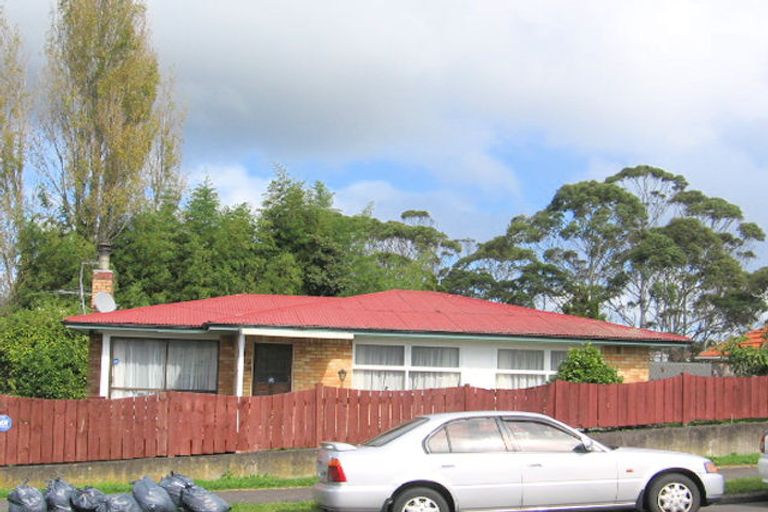 Photo of property in 11 Oates Road, Glen Eden, Auckland, 0602