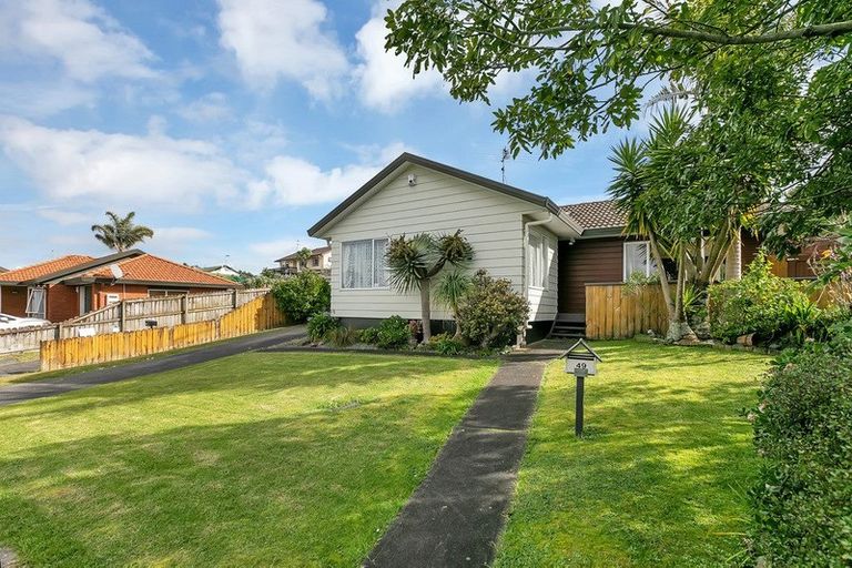 Photo of property in 49 Harmel Road, Glendene, Auckland, 0602