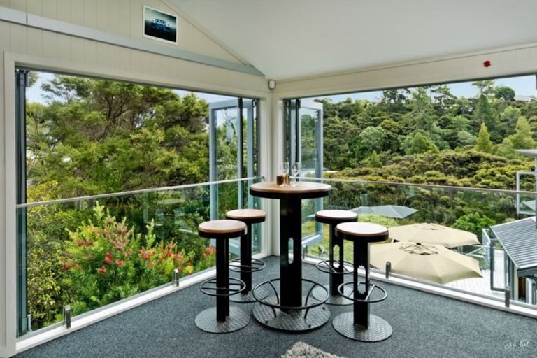 Photo of property in 10 Remu Place, Greenhithe, Auckland, 0632