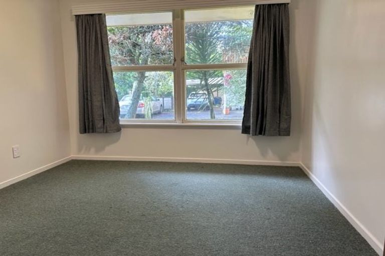 Photo of property in 2/39 Eban Avenue, Hillcrest, Auckland, 0627