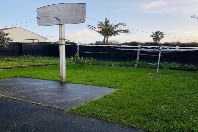 Photo of property in 49 Dissmeyer Drive, Clover Park, Auckland, 2019