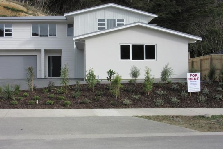 Photo of property in 47a Banks Boulevard, Whitby, Porirua, 5024