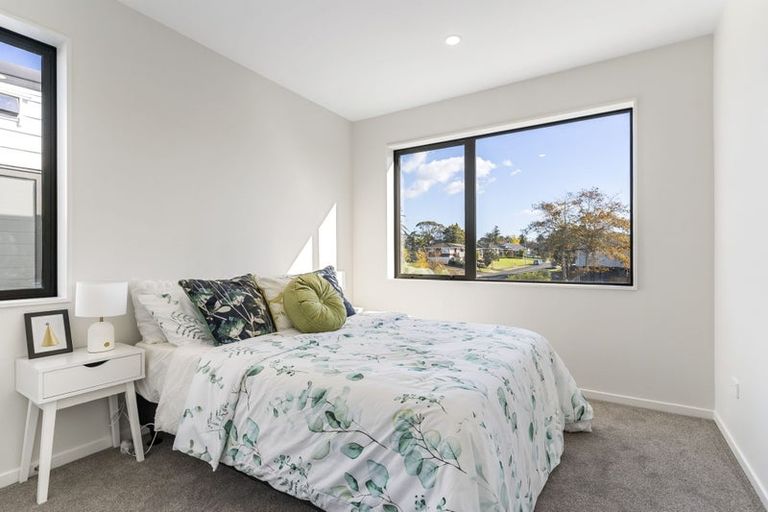 Photo of property in 16b Meadway, Sunnyhills, Auckland, 2010