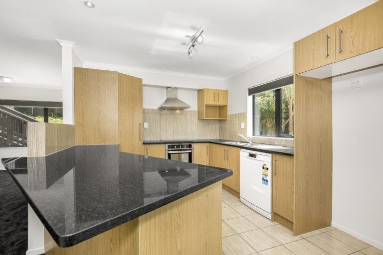 Photo of property in 125 Keri Vista Rise, Papakura, 2110