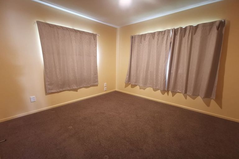 Photo of property in 16 Gladson Avenue, Sockburn, Christchurch, 8042