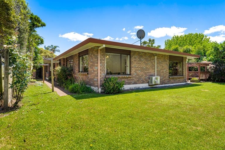 Photo of property in 42 The Circle, Manly, Whangaparaoa, 0930