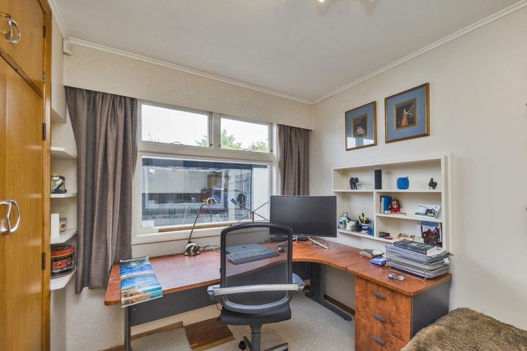 Photo of property in 10 Edwards Place, Terrace End, Palmerston North, 4410