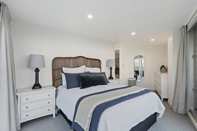 Photo of property in Weekeston Apartments, 2 Nobs Line, Strandon, New Plymouth, 4312