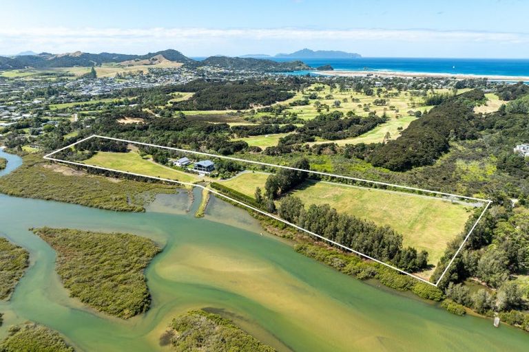 Photo of property in 56 Thelma Road, Mangawhai Heads, Mangawhai, 0505