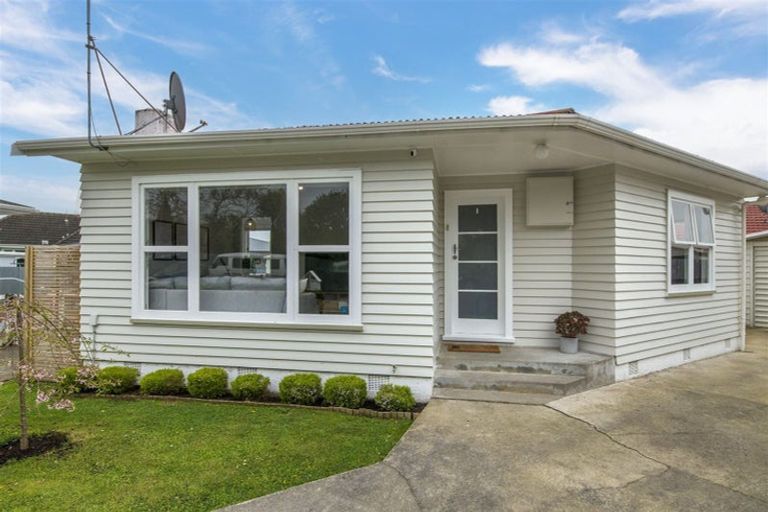 Photo of property in 3 Huia Place, Levin, 5510