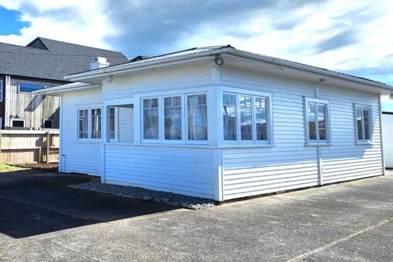 Photo of property in 17 Albert Street, Otahuhu, Auckland, 1062