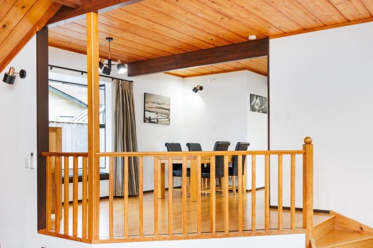 Photo of property in 11 Hillgrove Place, Fitzherbert, Palmerston North, 4410